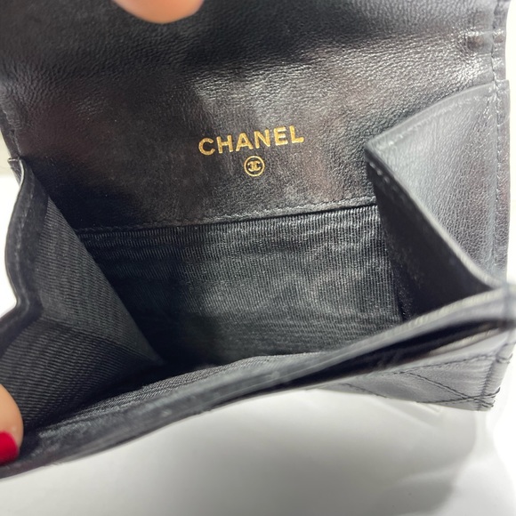 Chanel Quilted Flap Wallet in lambskin , preloved. - Picture 4 of 6